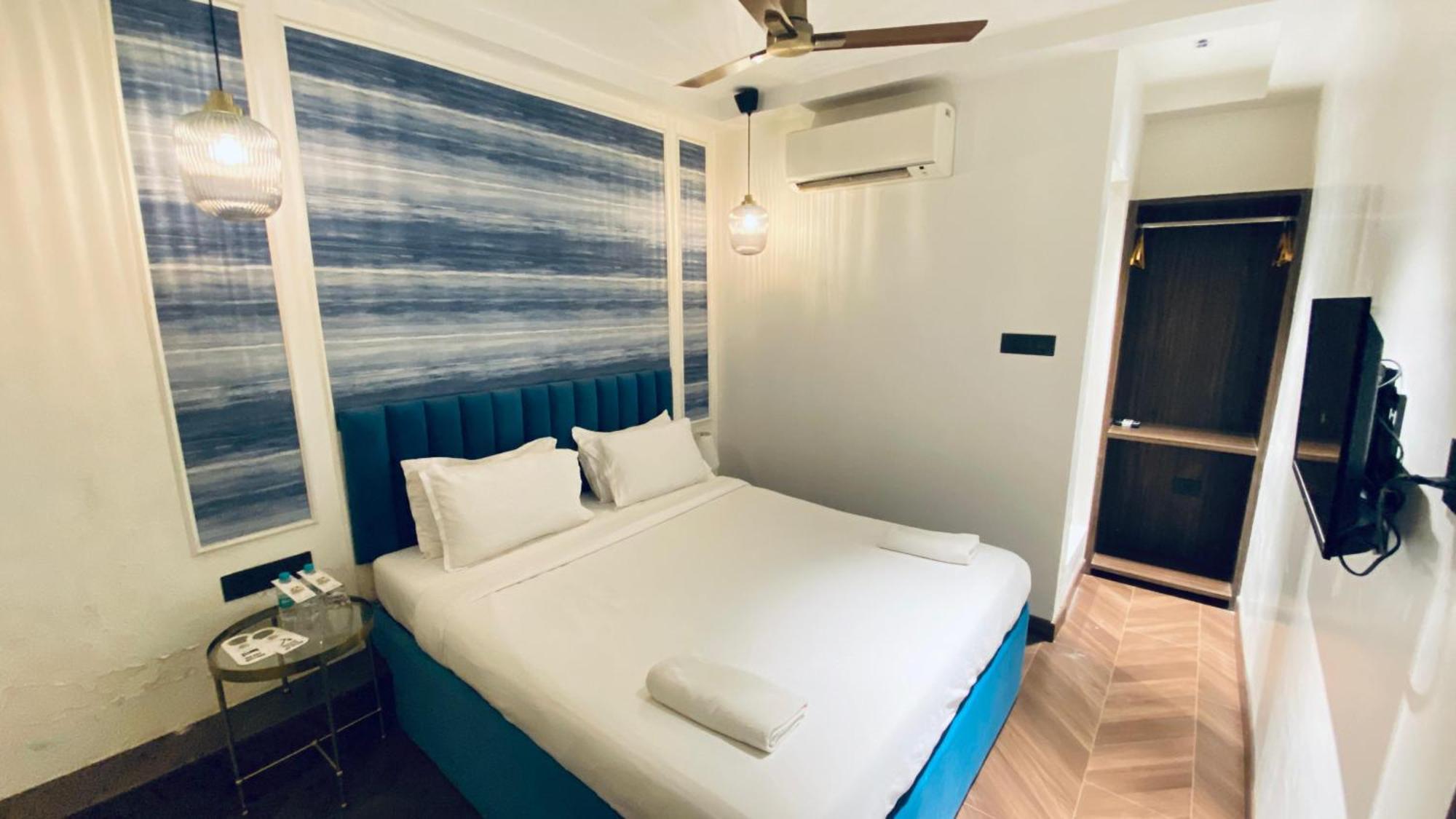 Hotel Palm Breeze - Colaba
