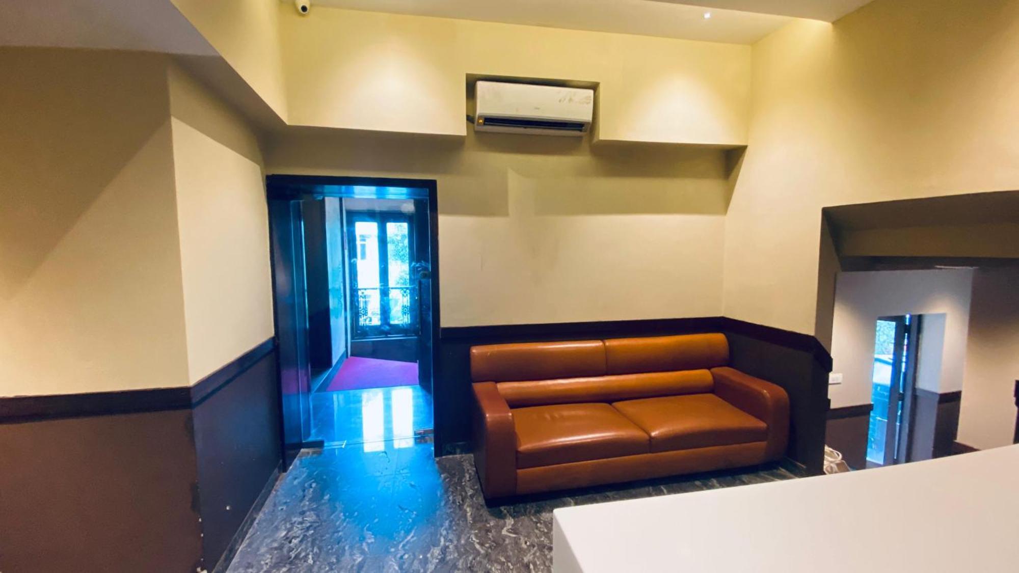 Hotel Palm Breeze - Colaba Mumbai