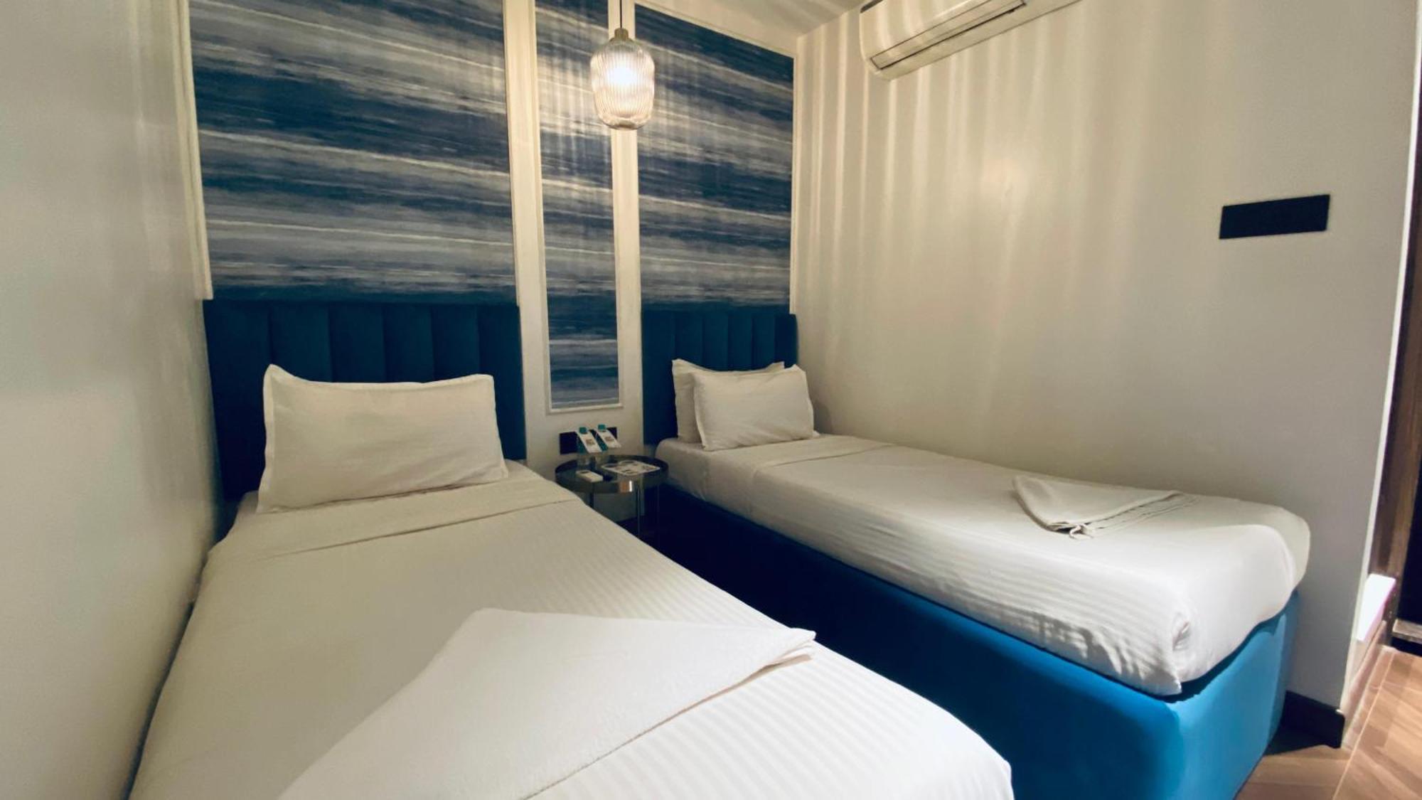 Hotel Palm Breeze - Colaba Mumbai
