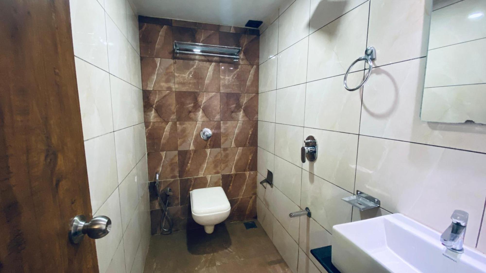 Palm Breeze - Colaba Hotel 3*