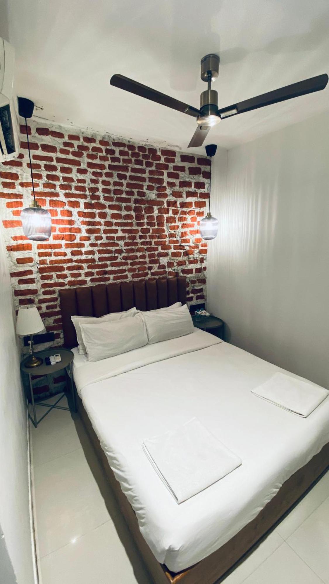 Palm Breeze - Colaba Mumbai