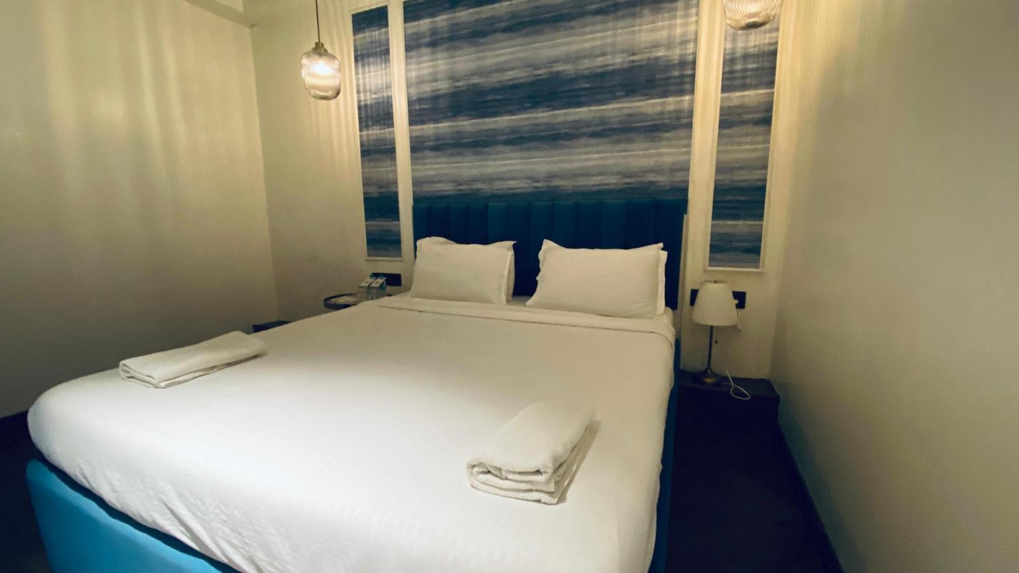 Palm Breeze - Colaba Hotel