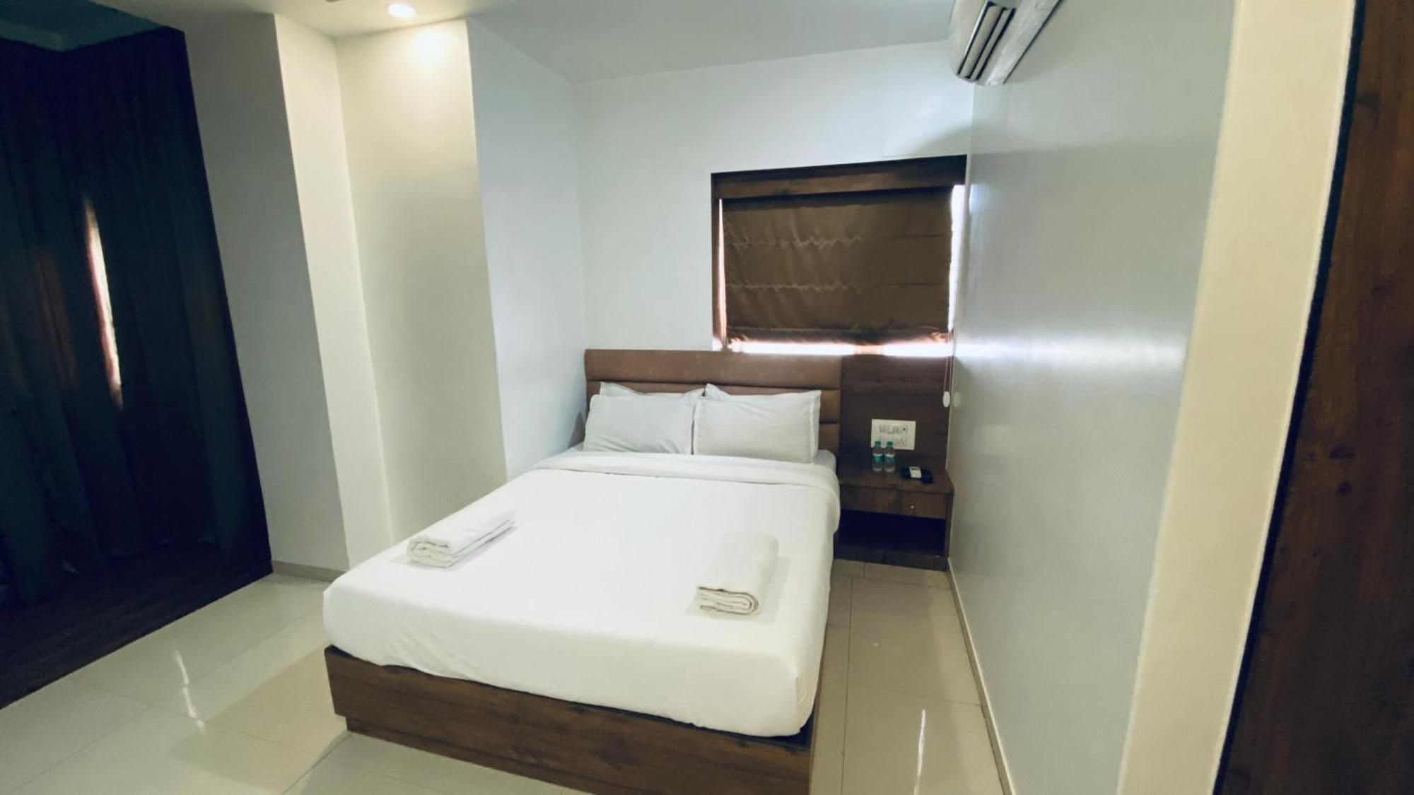 Hotel Palm Breeze - Colaba 3*