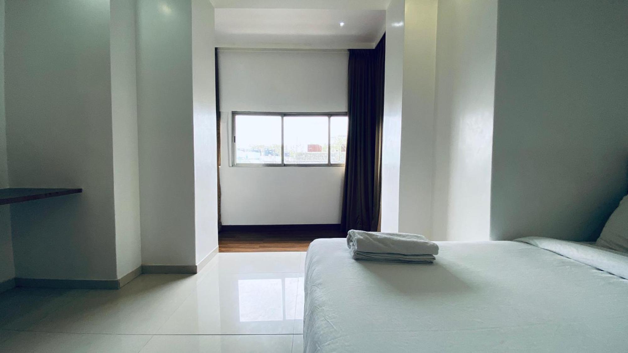 Palm Breeze - Colaba Hotel Mumbai