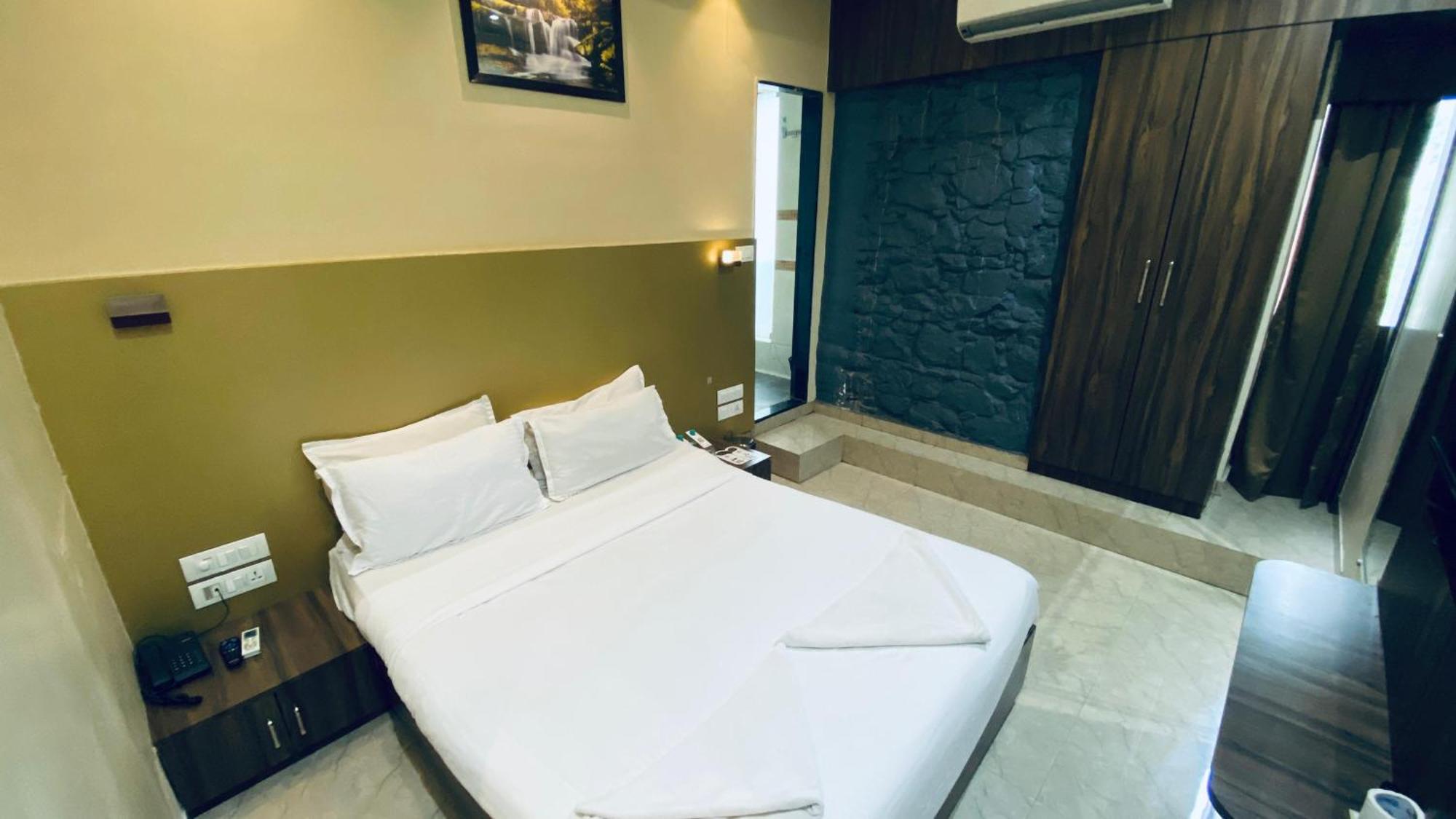 Palm Breeze - Colaba Mumbai